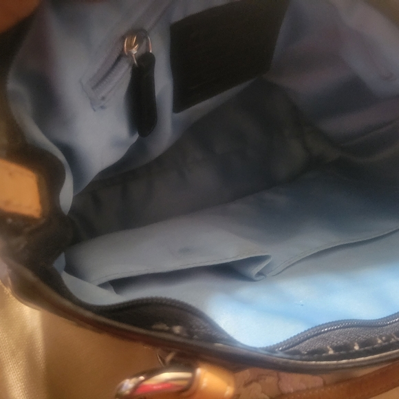 Coach - Picture 7 of 8